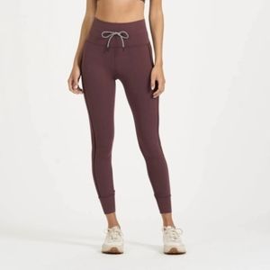 Vuori Daily Sport Legging in Fig